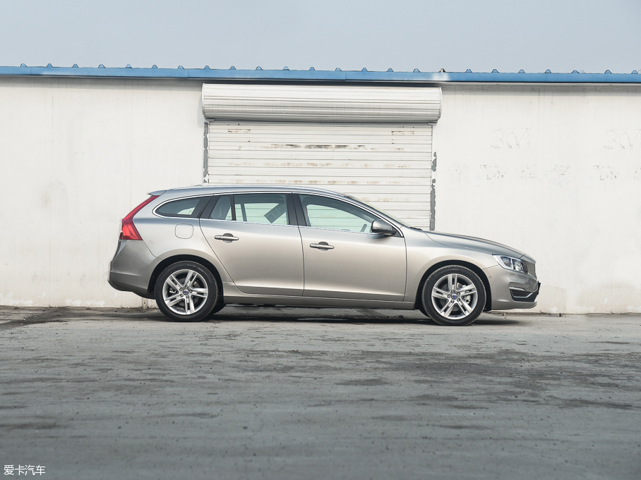 2016֠V60 2.0T T5 Ű