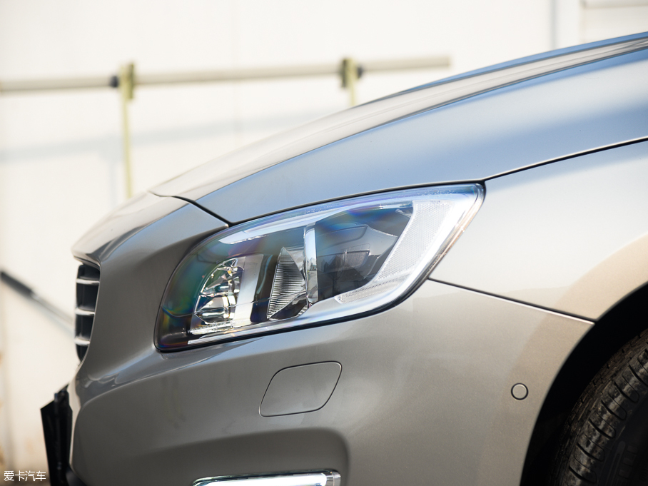 2016֠V60 2.0T T5 Ű