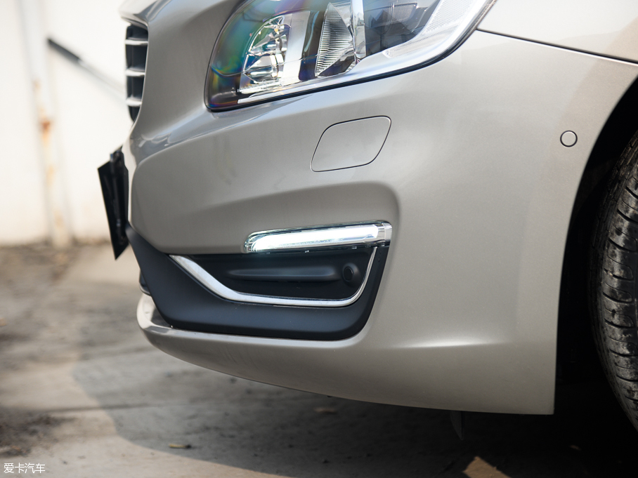 2016֠V60 2.0T T5 Ű