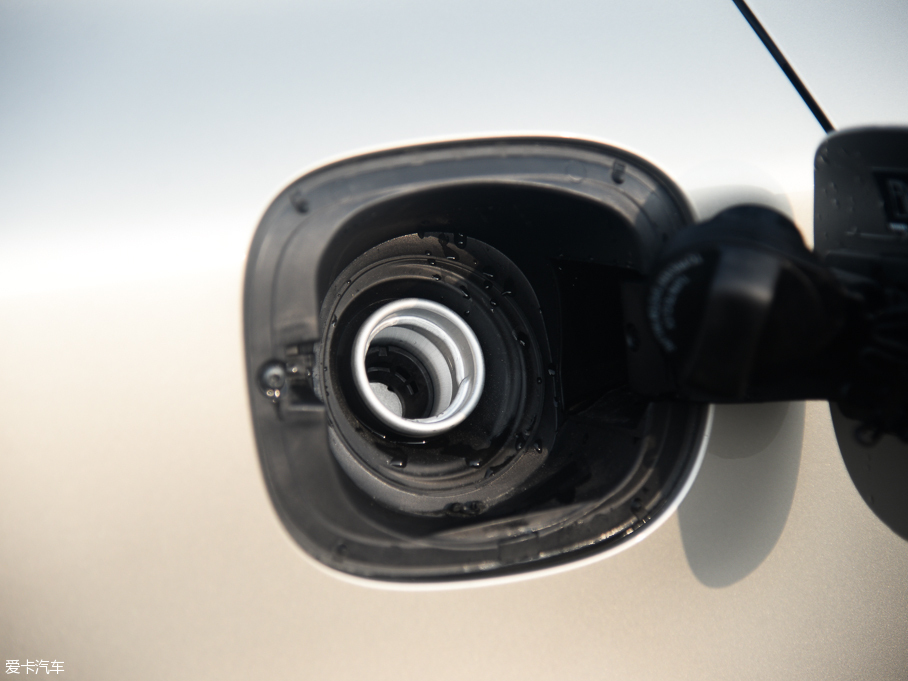 2016֠V60 2.0T T5 Ű