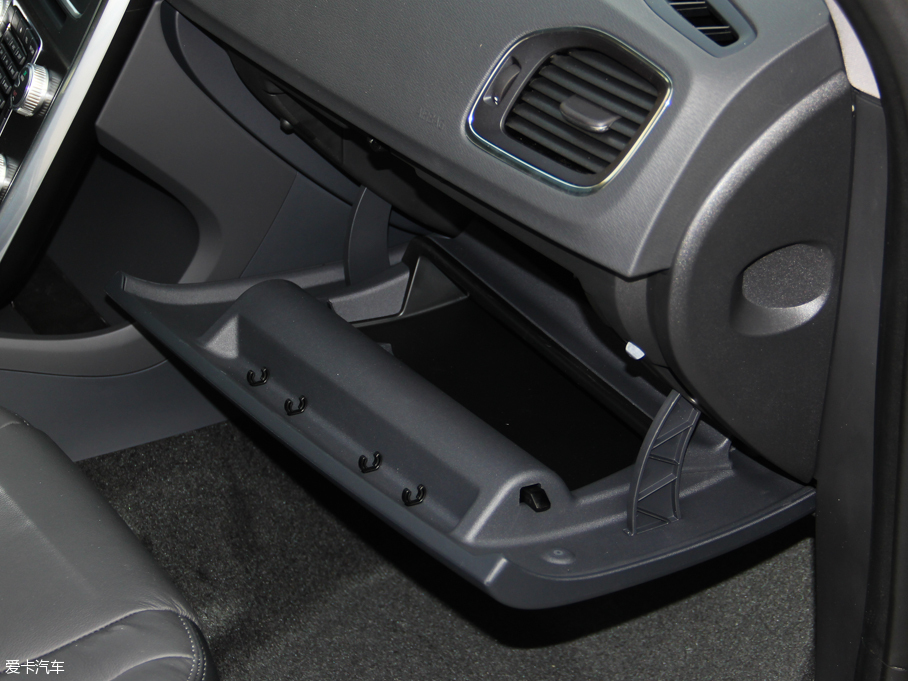 2016֠V60 2.0T T5 ݰ