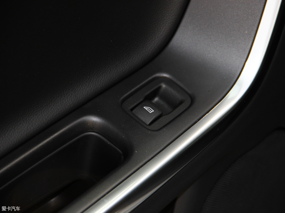 2016���֠���V60 2.0T T5 ���ݰ�