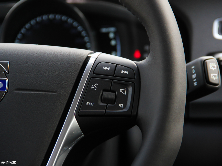 2016���֠���V60 2.0T T5 ���ݰ�