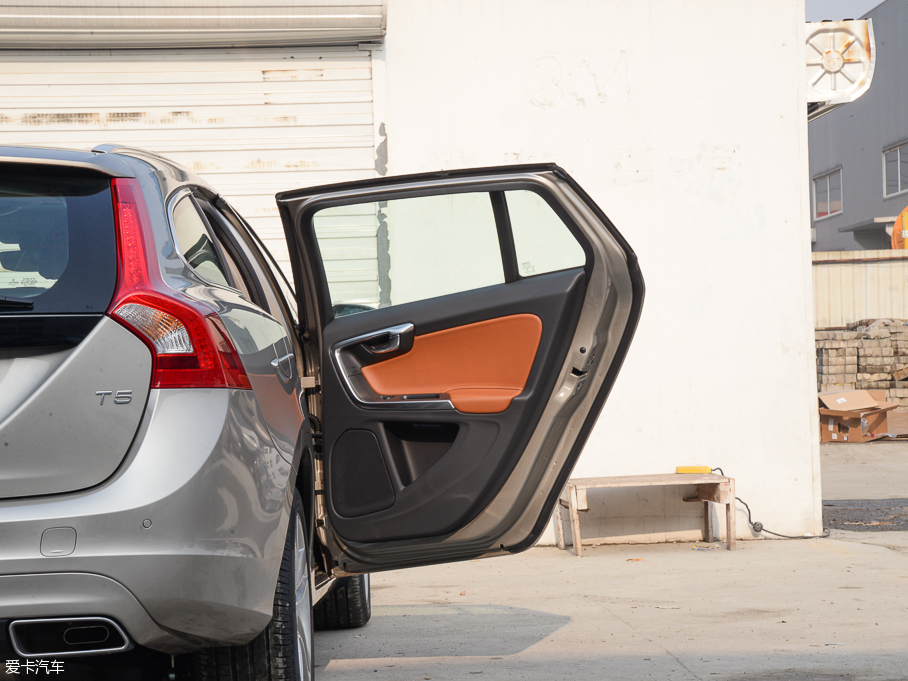 2016֠V60 2.0T T5 Ű