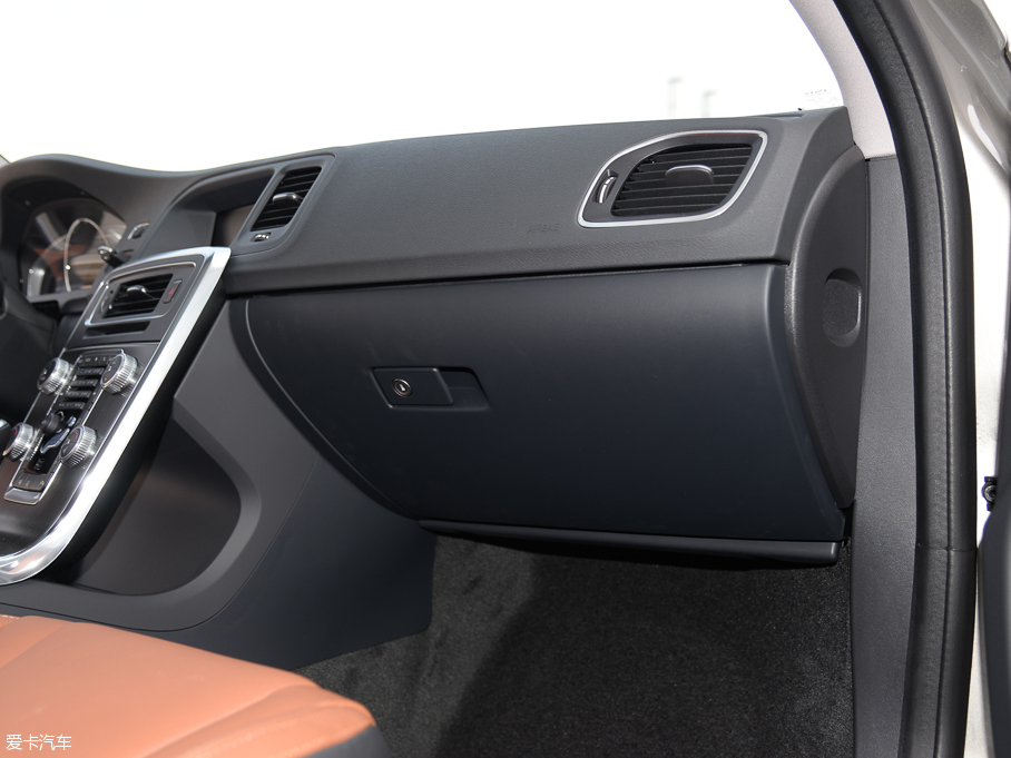 2016֠V60 2.0T T5 Ű