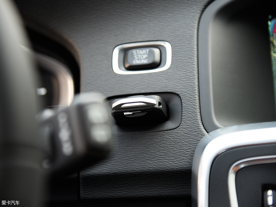 2016֠V60 2.0T T5 Ű