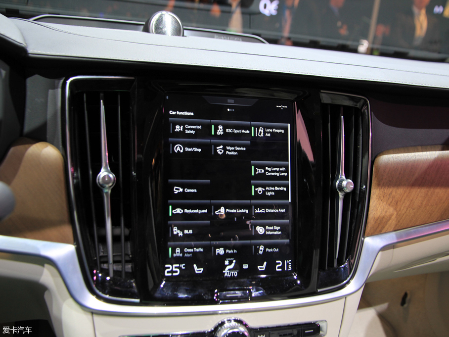 2016���֠���S90(�M��) 2.0T T6 AWD�����