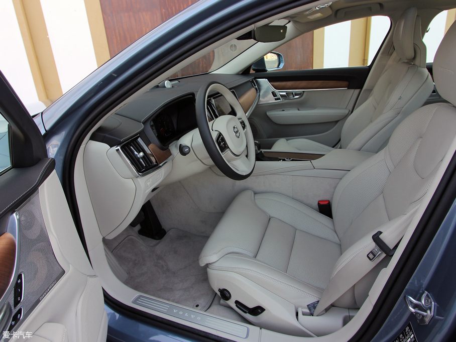 2016���֠���S90(�M��) 2.0T T6 AWD�����