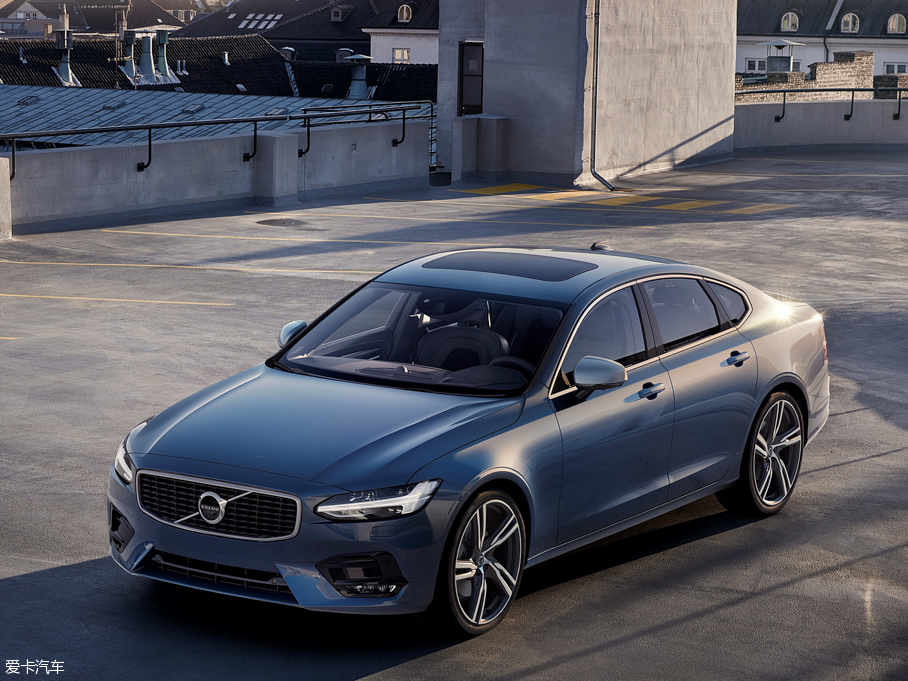 2016֠S90(M) R-Design