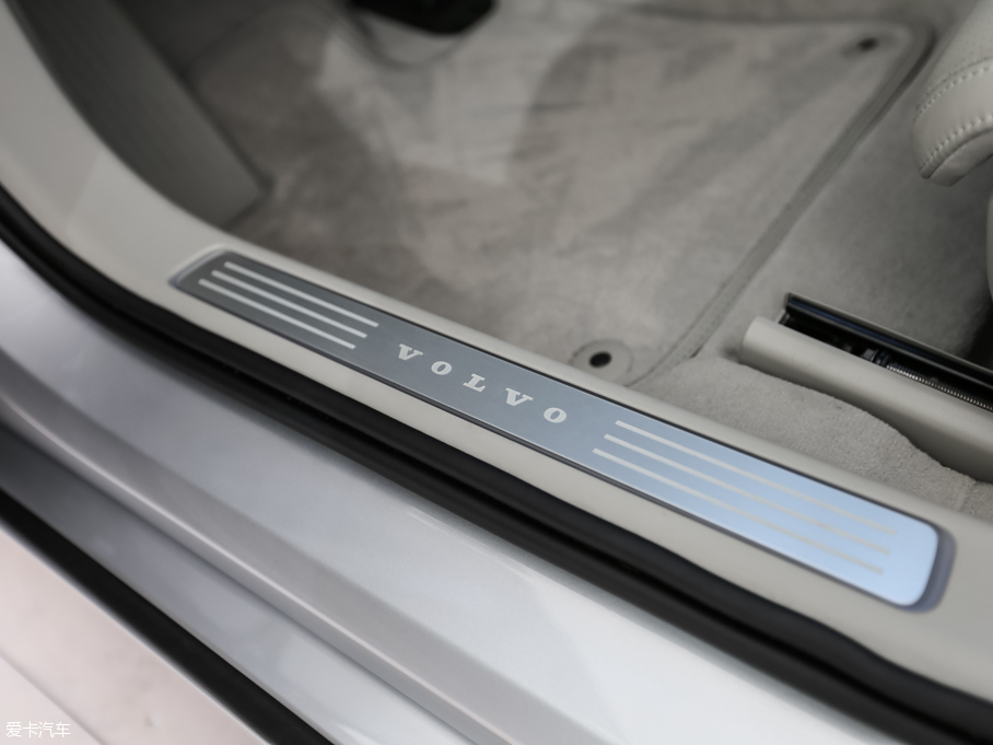 2016���֠���S90(�M��) 2.0T T6 AWD�����