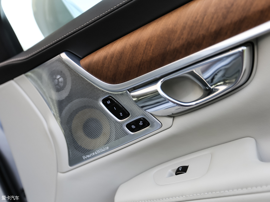 2016���֠���S90(�M��) 2.0T T6 AWD�����