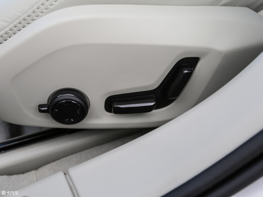 2016���֠���S90(�M��) 2.0T T6 AWD�����