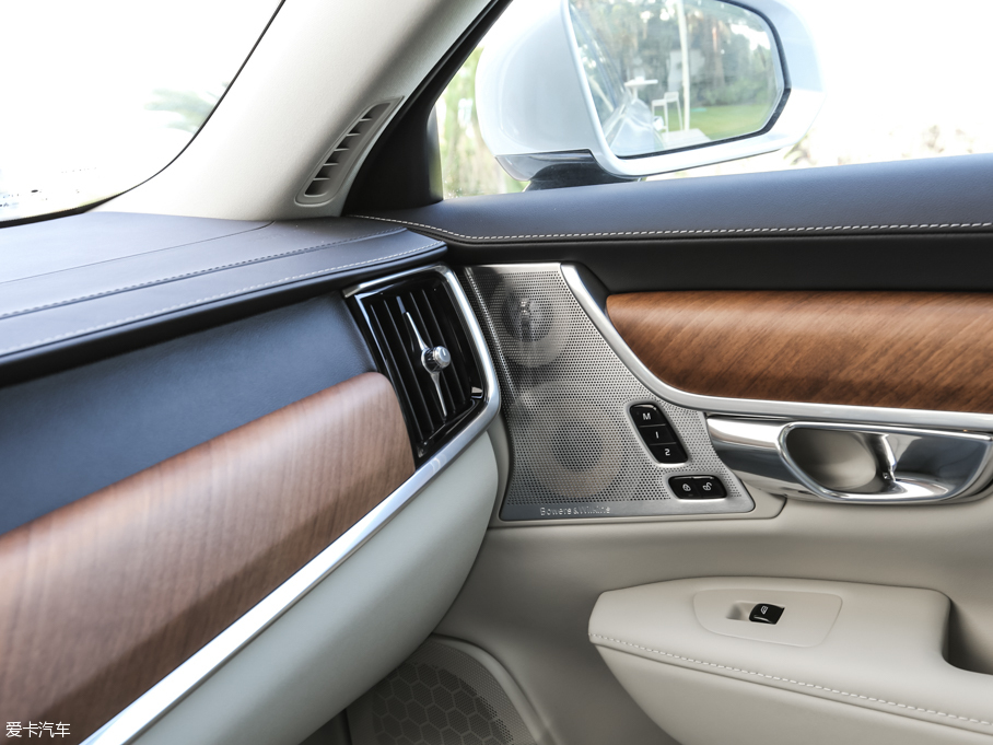 2016���֠���S90(�M��) 2.0T T6 AWD�����