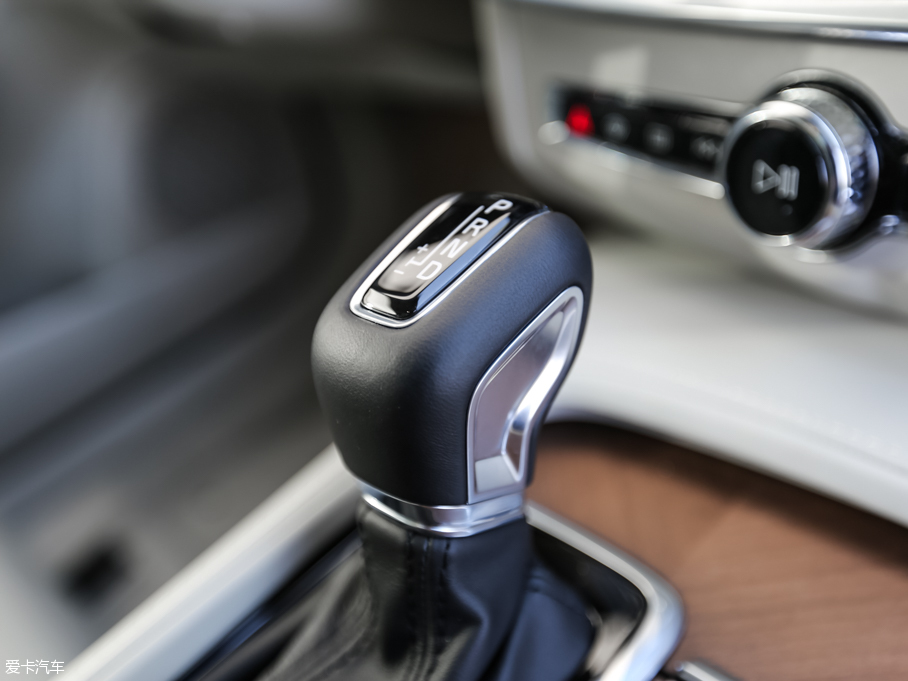 2016���֠���S90(�M��) 2.0T T6 AWD�����