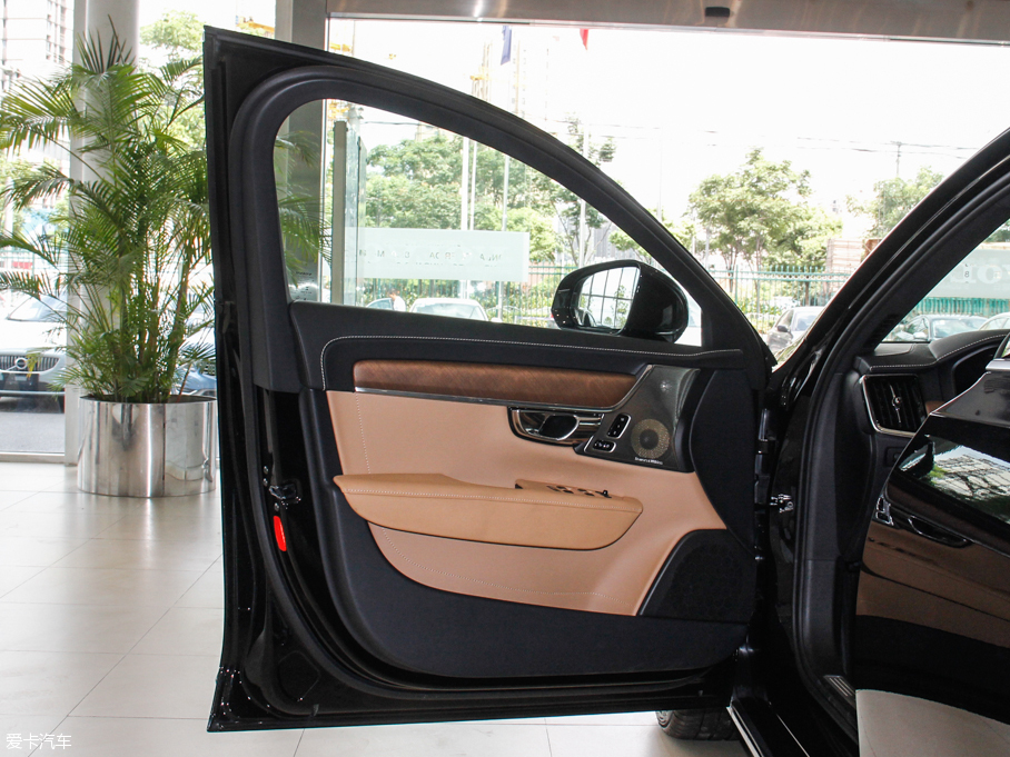 2016֠S90(M) 2.0T T6 AWD