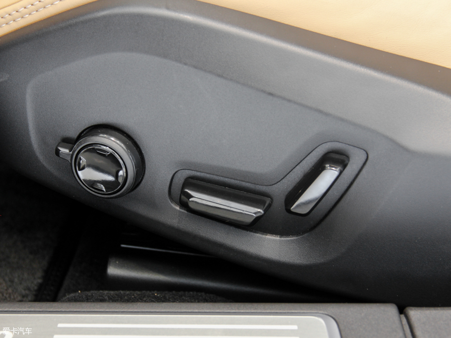 2016֠S90(M) 2.0T T6 AWD