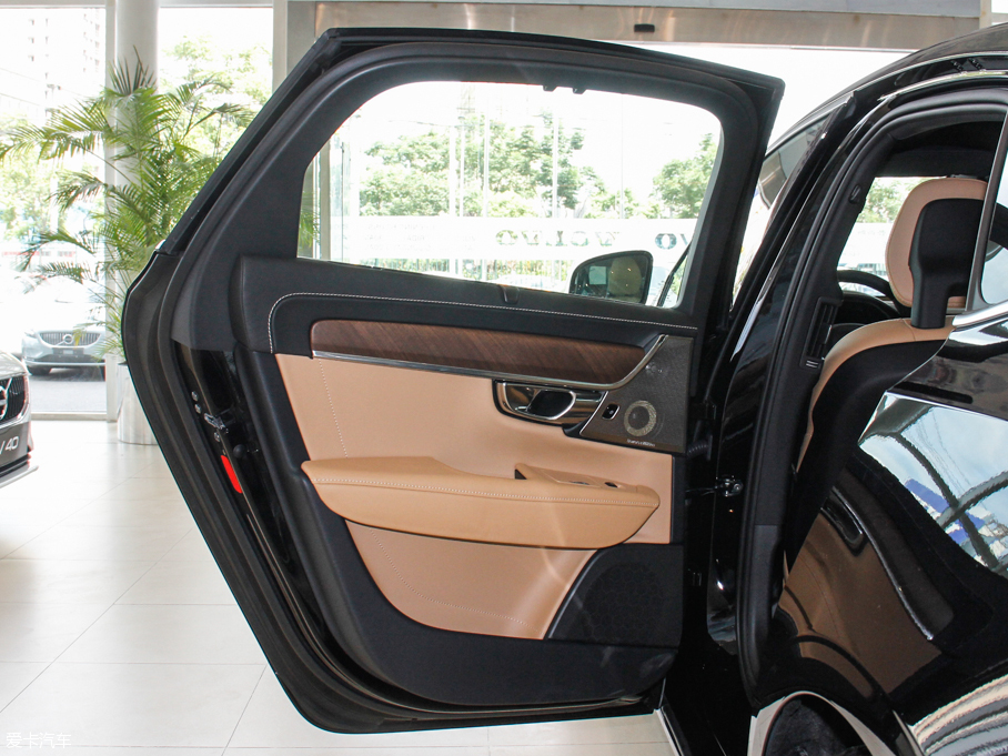 2016֠S90(M) 2.0T T6 AWD