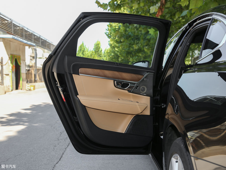 2016֠S90(M) 2.0T T6 AWD