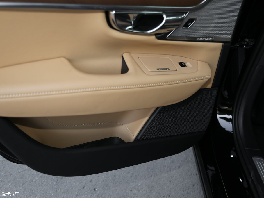 2016֠S90(M) 2.0T T6 AWD