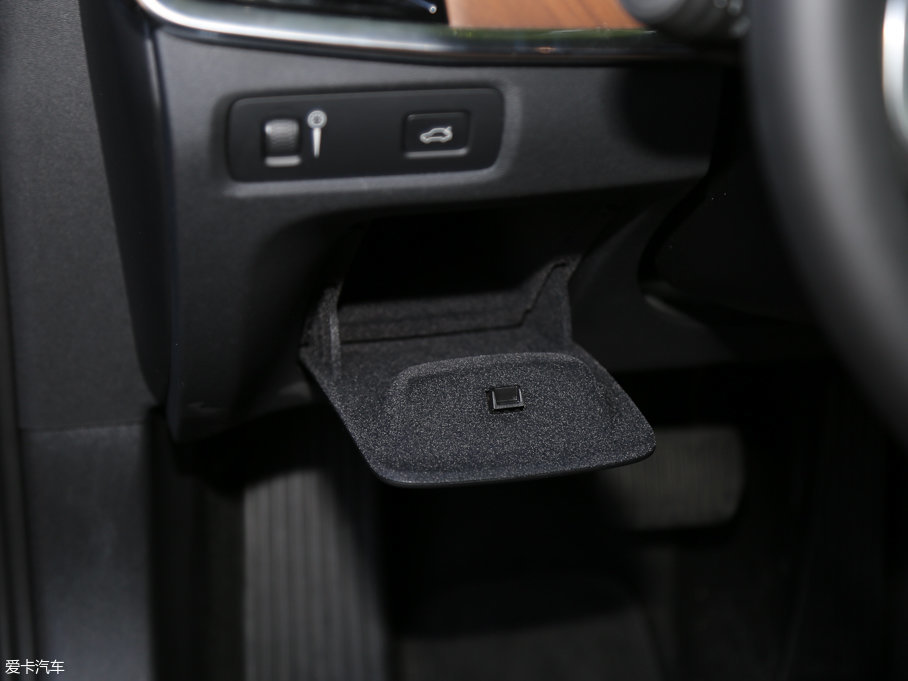 2016֠S90(M) 2.0T T6 AWD