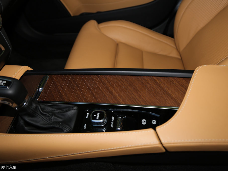 2016֠S90(M) 2.0T T6 AWD