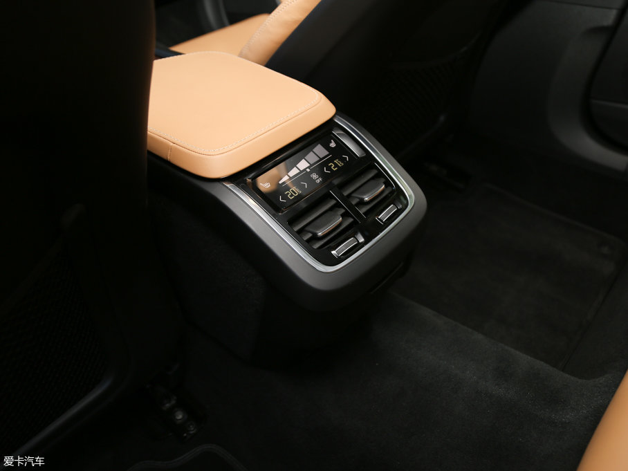 2016֠S90(M) 2.0T T6 AWD