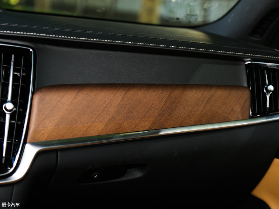 2016֠S90(M) 2.0T T6 AWD