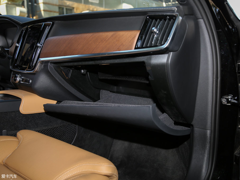 2016֠S90(M) 2.0T T6 AWD