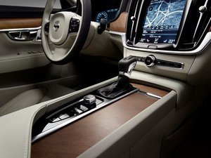 20162.0T T6 AWD п؅^