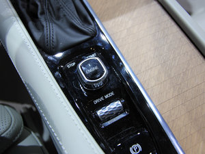 20162.0T T6 AWD п؅^