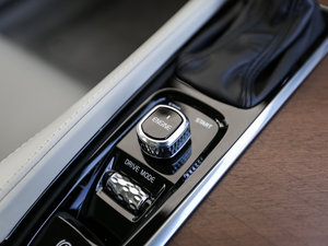 20162.0T T6 AWD п؅^