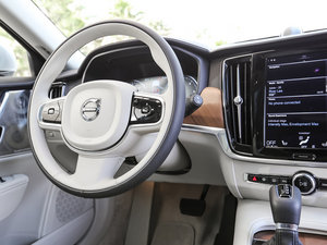 20162.0T T6 AWD п؅^