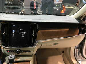 2016款基本型 中控区