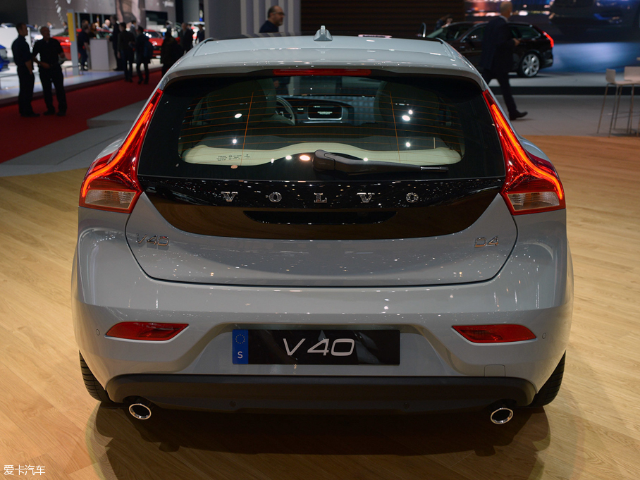 2017ֶV40 D4