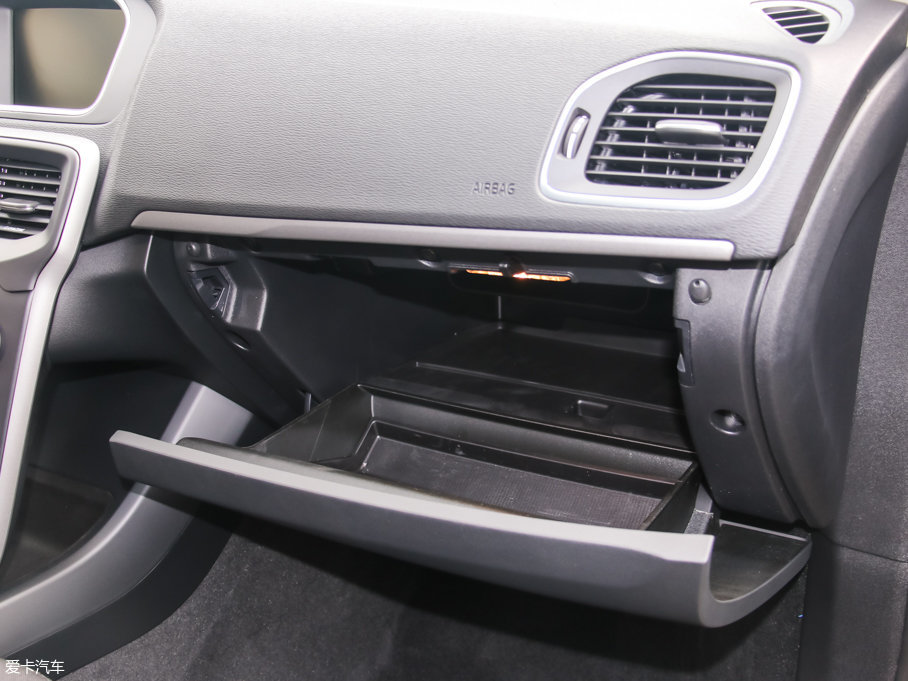 2017֠V40 1.5T T3 а