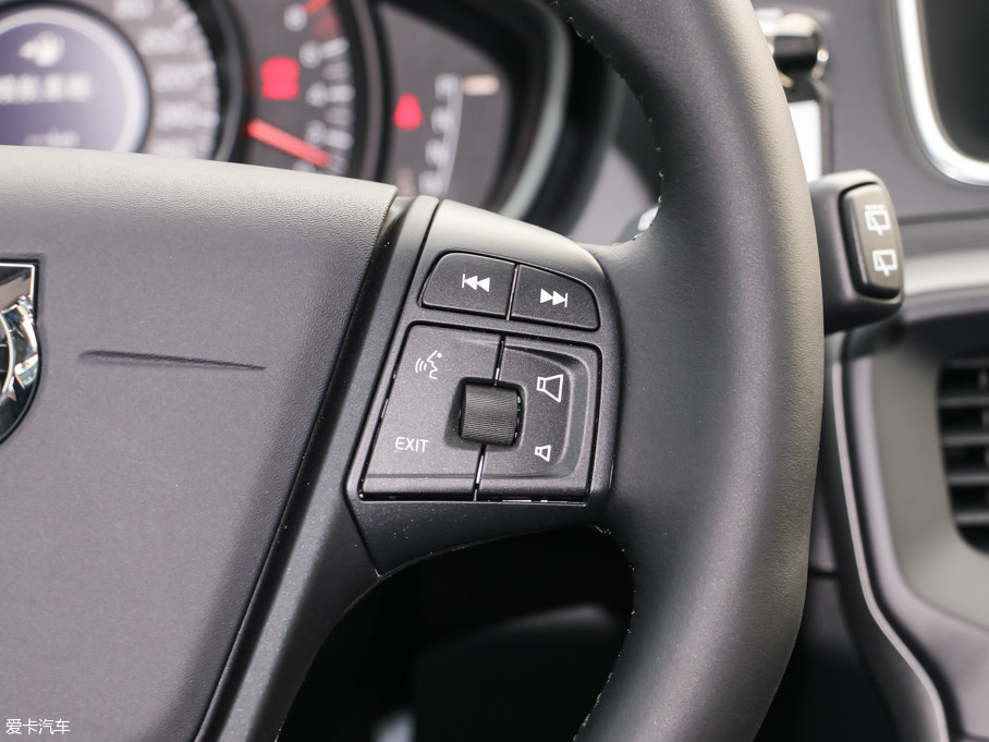 2017֠V40 1.5T T3 а