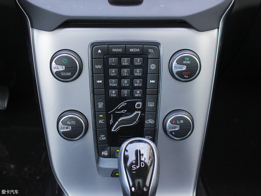 2017���֠���V40 1.5T T3 ���Ű�