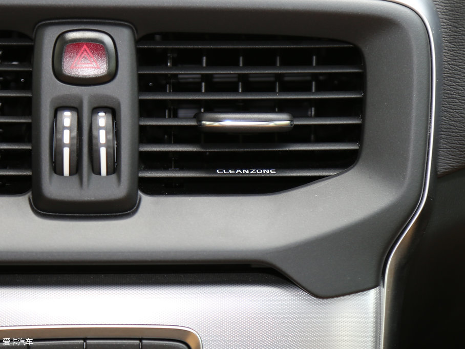 2017֠V40 2.0T T4 Ű