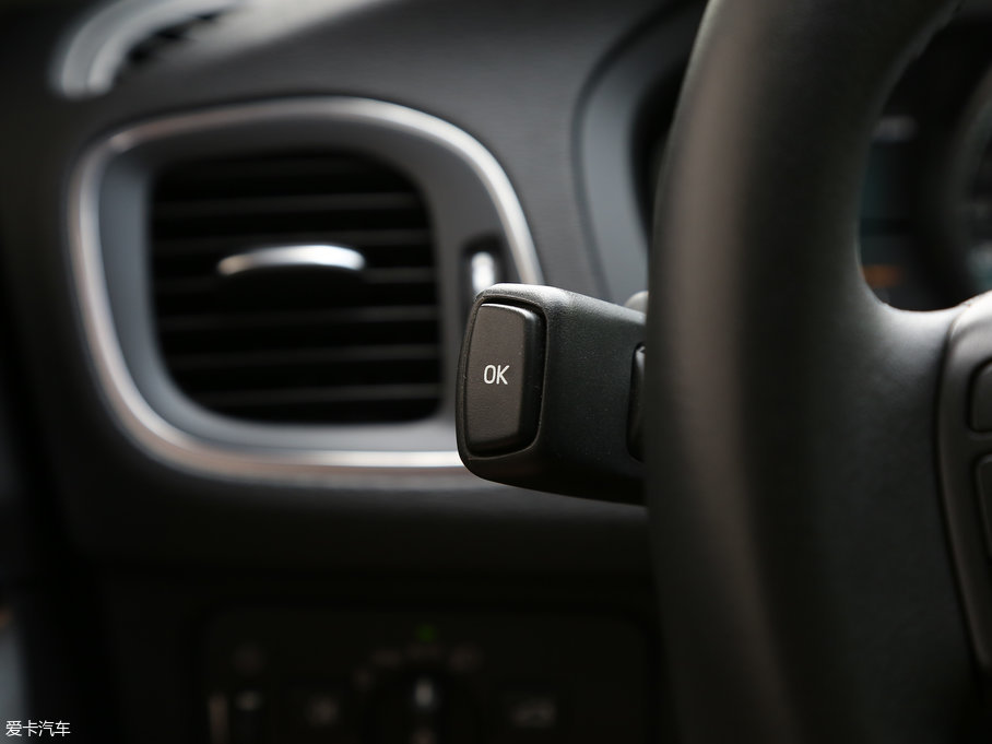 2017֠V40 2.0T T4 Ű