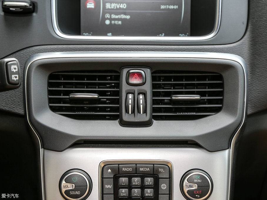 2017���֠���V40 2.0T T4 ���Ű�