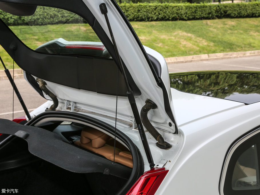 2017֠V40 2.0T T4 Ű