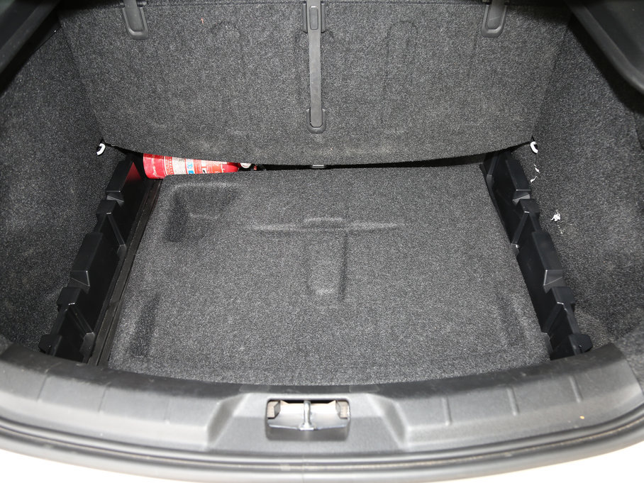 2017���֠���V40 2.0T T4 ���Ű�