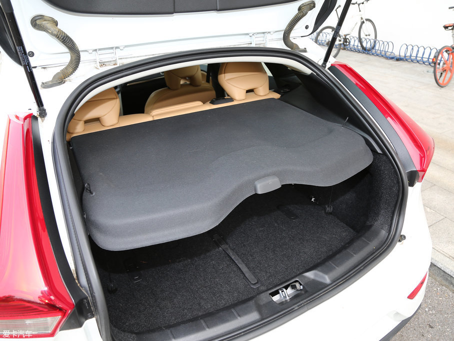 2017���֠���V40 2.0T T4 ���Ű�