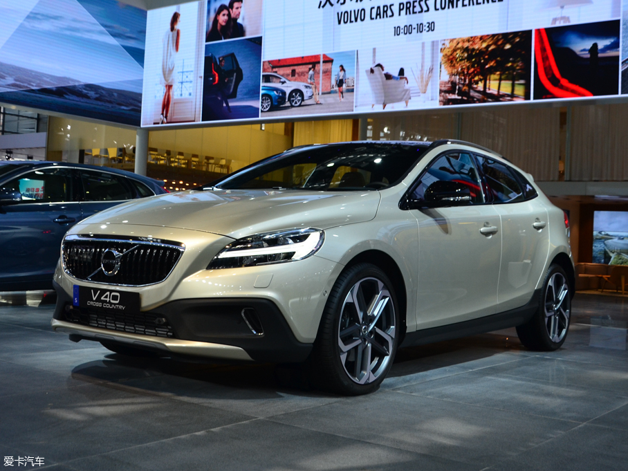 2017V40 Cross Country 2.0T T5 AWDŰ