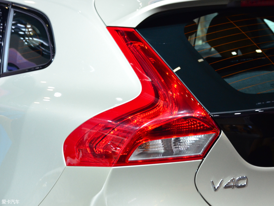 2017V40 Cross Country 2.0T T5 AWDŰ