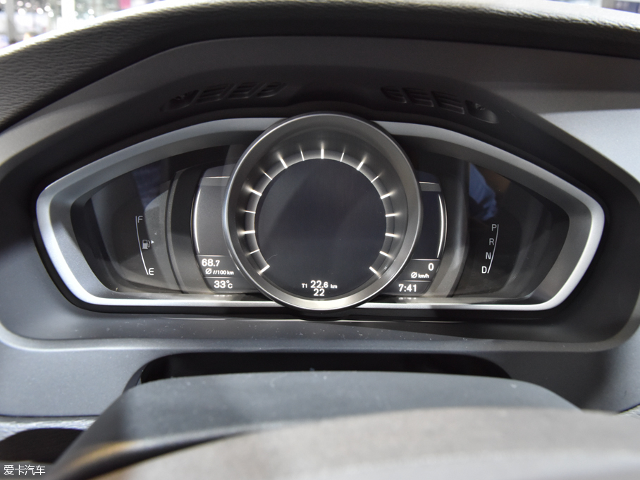 2017��V40 Cross Country 2.0T T5 AWD���Ű�