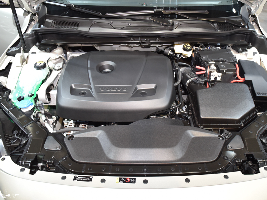 2017��V40 Cross Country 2.0T T5 AWD���Ű�