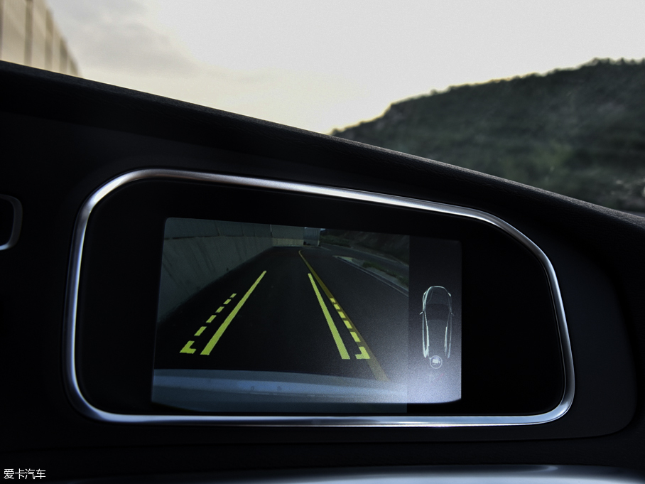 2017V40 Cross Country 2.0T T5 AWDŰ