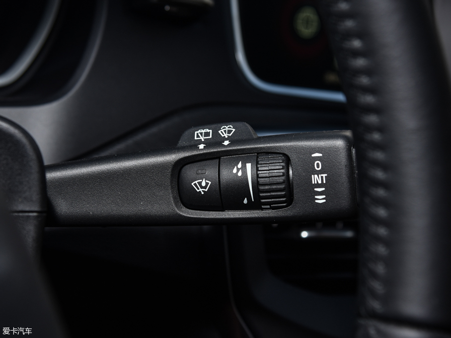 2017V40 Cross Country 2.0T T5 AWDŰ