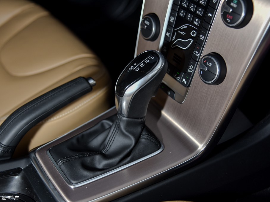 2017V40 Cross Country 2.0T T5 AWDŰ